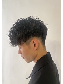 ワークスヘアー(WORKS HAIR) 前下がりスパイラルマッシュ