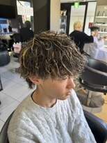 アイズ 海老名(AIZU)&nbsp;王道ウルフ　ウルフパーマ　メッシュパーマ　ハイライト　波巻き