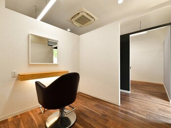 サロンドアイ(salon de i)の写真/一人一人に寄り添った丁寧なマンツーマン施術◎半個室の落ち着いたプライベート空間♪