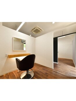 一人一人に寄り添った丁寧なマンツーマン施術◎半個室の落ち着いたプライベート空間♪