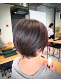 大人カジュアル丸みショート