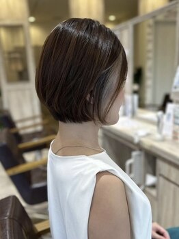 エクラ(Eclat)の写真/“似合わせ×トレンド”で、顔周りをスッキリ魅せる♪伸びても扱いやすく、サロン帰りのスタイルが続く☆