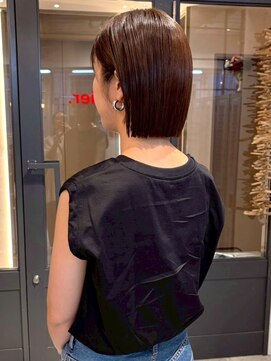 アトリエ(atelier.) ショートボブ 切りっぱなしボブ 髪質改善 ブラウンベージュ 艶髪