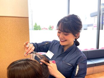 プラーナ 鶴岡南店の写真/年中無休!カット￥2100/カラー￥4200～/TR￥600～お手頃価格だから通いやすく高満足度♪予約不要