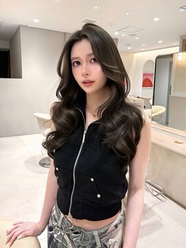 ジーナ 渋谷本店(Zina) レイヤーカット×オリーブグレージュ