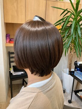 ウイバイファースト(u'i by first) 大人女性におすすめ♪ツヤ感たっぷりの丸みショートボブ