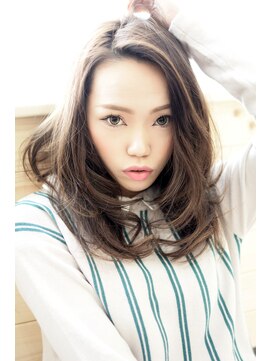 ノイン(noine) [noine : saitou]”赤みを取って透明感を作り出すカラー”