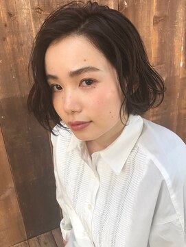 コス(kos) サイドパート*アンニュイボブ