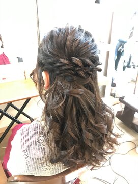 ロカット サロン(Roquat Salon) ハーフアップアレンジ【ヘアアレンジ 立川/立川南口/八王子】