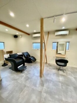 ☆★アットホームな雰囲気の大人カジュアルサロン★☆小規模サロンだから通いやすく、居心地の良さも◎