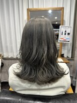 トゥーミー(to mee) 【外国人風】ブリーチ1回×トープグレージュ【小松】