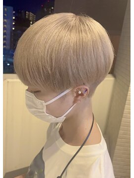 リグ 横浜(Lig.) ケアブリーチダブルカラー刈り上げマッシュショート横浜横浜駅