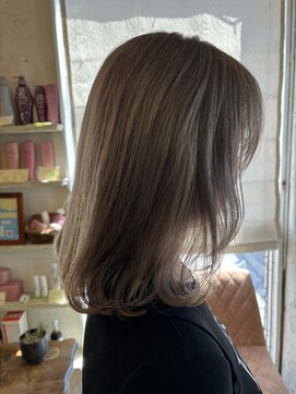 オーパスアミカ(OPUS AMICA) ブリーチ×透明感グレージュカラー