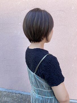 アルファサリダ(ALPHA SALIDA) 《グレージュハイライト。丸みショートボブ。白髪ぼかし》