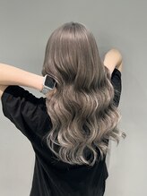 大人っぽさを出すならグレージュ！［ブリーチ/ケアブリーチ/エフェクトブリーチ/ダブルカラー］