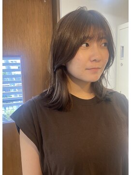 ハグ 横浜(HUG) 顔回り似合わせ外はねミディアムボブミルクティーベージュ