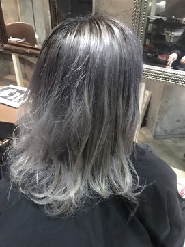 サロンドミルク 原宿(salon de MiLK) ピュアシルバーカラー