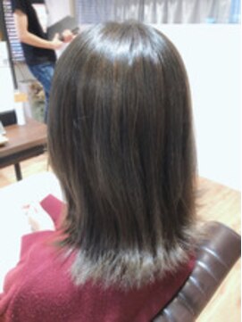 リブ(Live) フローズングレージュ 外はねミディアム