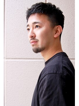 メリケンバーバーショップ コウベ(MERICAN BARBERSHOP KOBE) ツーブロックツイストパーマビジネスかき上げフェード#m68