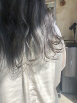 アトリエ エス atelier es HAIRDESIGN&nbsp;ハイトーンインナーカラー/裾カラー/デザインカラー/シルバー