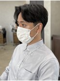 ビジネスヘア　センターパート　刈り上げ