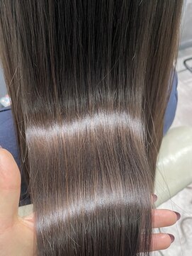 フォンド 津田沼(fond.) 黒髪/グレーベージュ/レイヤーロング/前髪パーマ/津田沼