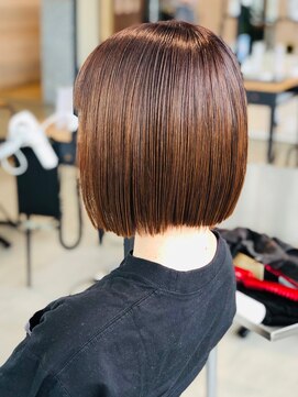 グランデュール 東静岡池田店(GRANDEUR) 切りっぱなしボブ透明感ショコラベージュ丸みショート韓国20代