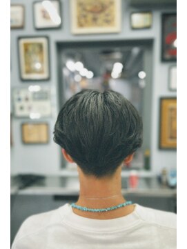 アイコン ブルー メンズ(I-CON #blue MEN'S) ナチュラルセンターパート【池袋フェード】