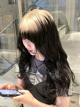 マニア(mania.) ルーツカラーブロンドヘアホワイトカラーデザインカラーブリーチ