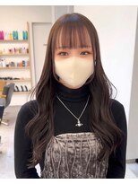 ジゼラ(GISELA)&nbsp;パッツン前髪 おくれ毛 レイヤーカット 透明感カラー