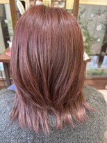 アストラール雅(astrale) 柔らかピンクブラウンのミディアムレイヤー