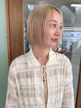 ヒビヲ 天神警固(HIBIO) ショートボブ切りっぱなしボブタッセルボブブリーチダブルカラー