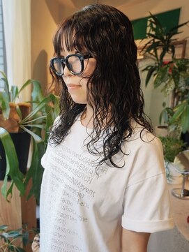 ソワ バイ ルシル(SOIE by Lucile) ミディアムパーマ　レイヤーカット　福島市