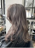 アッシュベージュハイライトロブ【池袋/20代/30代/40代】
