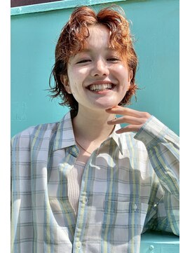 ノラ シブヤ(NORA) くせ毛風ショートパーマ×オレンジカラー×センターパート