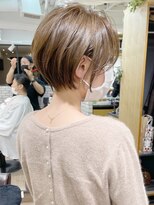 アヴァロン(AVALON) イルミナカラー・絶壁解消・前下がり・ショート・30代40代・猪狩