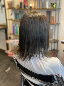 サロングロー(salonGLOW) 明るめカーキ