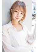 かきあげヘアーシルバーカラー韓国風センターフェードカット