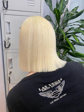 ジーナ(XENA) 【光】White blonde