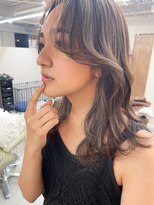 コハク(COHAKU)&nbsp;レイヤースタイル＆ハイライトカラーで魅力度UP