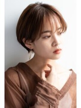 テラス 甲子園(Terrace) 小顔カットマッシュショートベージュカラー前髪あり20代30代40代