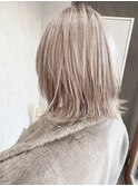 【ブリーチカラー】ホワイトベージュカラー　ミディアムボブ
