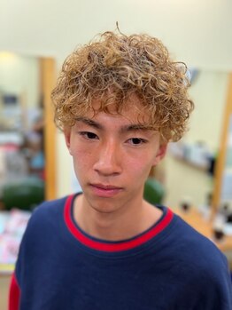 アカラ(AKALA)の写真/眉をお手入れすることで、清潔感溢れる好印象に♪身だしなみを整えて、周りから一目置かれる存在に◎