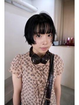 フルールデリズ(fleur de lis) 顔周りレイヤーのショート