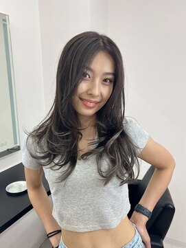 エゴ 池袋(EGO) 10代20代30代外国人風レイヤーカット　かきあげ前髪