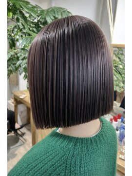 ロア インターナショナル 新宿店(LoA International) 【LoA】切りっぱなしボブアンブレラカラーココアベージュ