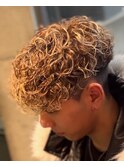 スペインカール ツイストスパイラル眉カットメンズパーマ