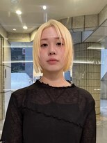 ダブ アオヤマ(DaB AOYAMA)&nbsp;抜きっぱなしブロンドボブ顔まわりレイヤーボブ切りっぱなしボブ