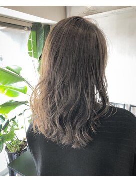 ローラム(LOLAM) グレージュカラー