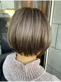白髪ぼかしハイライト×ボブスタイル